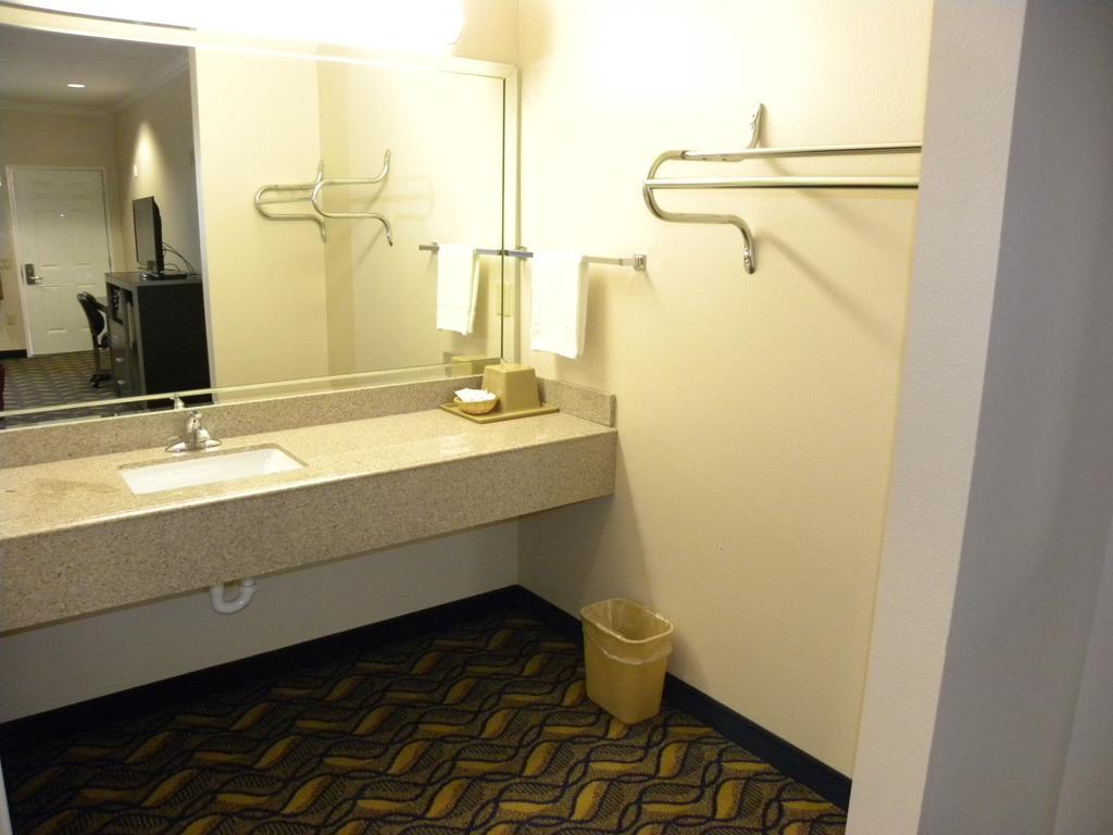 Palace Inn Kingwood Humble Δωμάτιο φωτογραφία